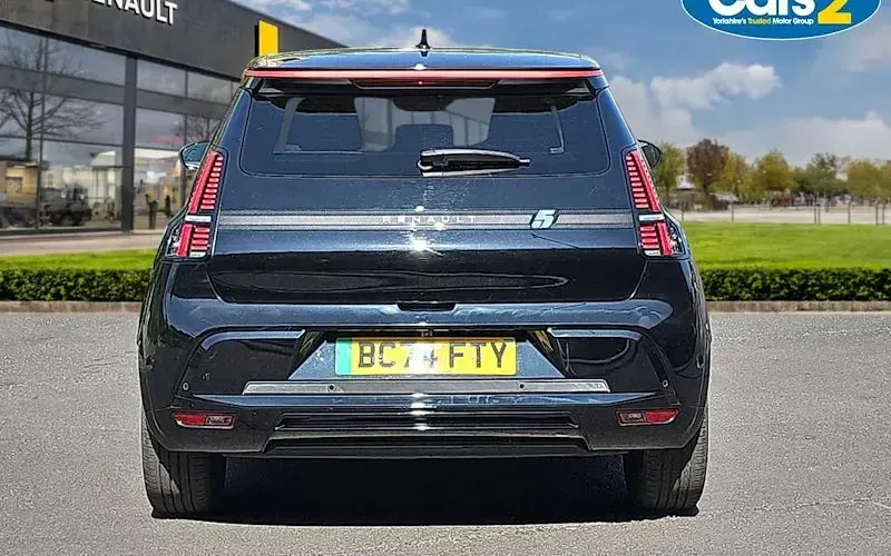 Used Renault 5 E-Tech Iconic 110 kW (150 HP) 2025 Hatchback