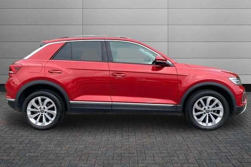 Used VW T-Roc Style 150 HP (110 kW) 2023 Red SUV