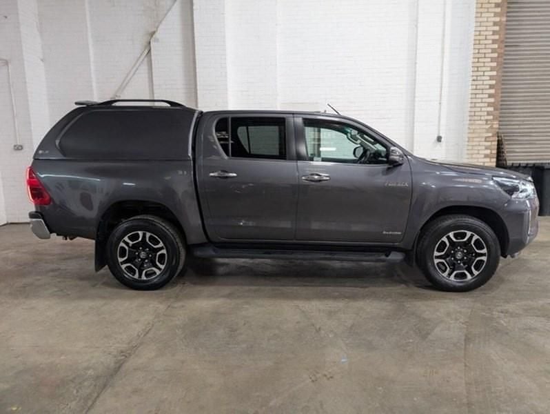Used Toyota HiLux 148 HP (108 kW) 2021 Grey Pickup
