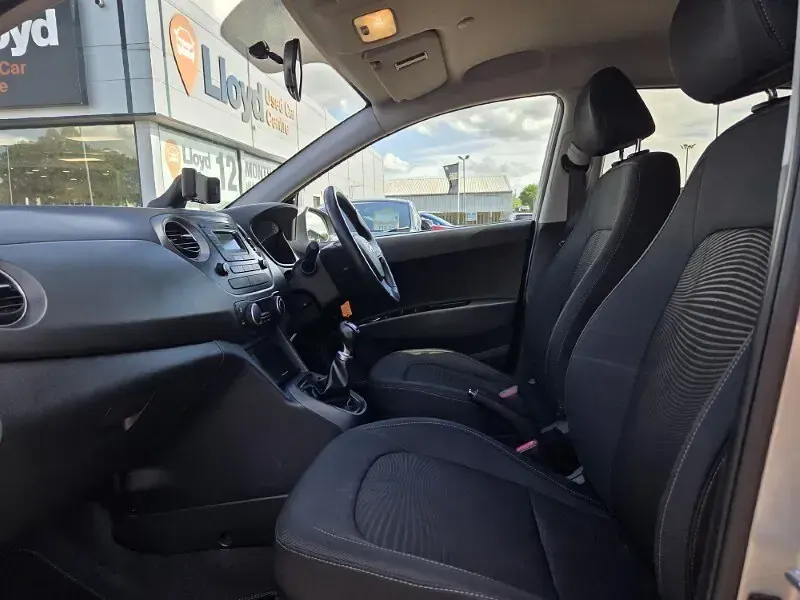 Used Hyundai i10 Premium 2018 Silver Hatchback