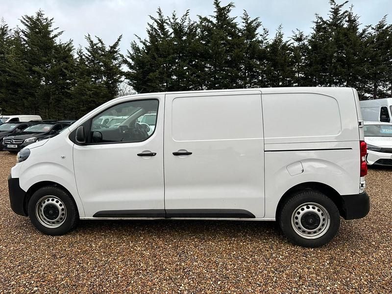 Used Citroën Dispatch 120 HP (88 kW) 2024 White MPV