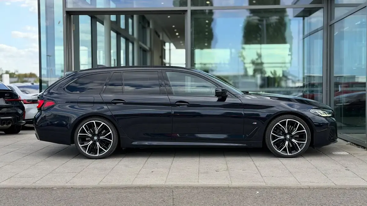 Used BMW 520 M Sport 190 HP (139 kW) 2023 Black Estate