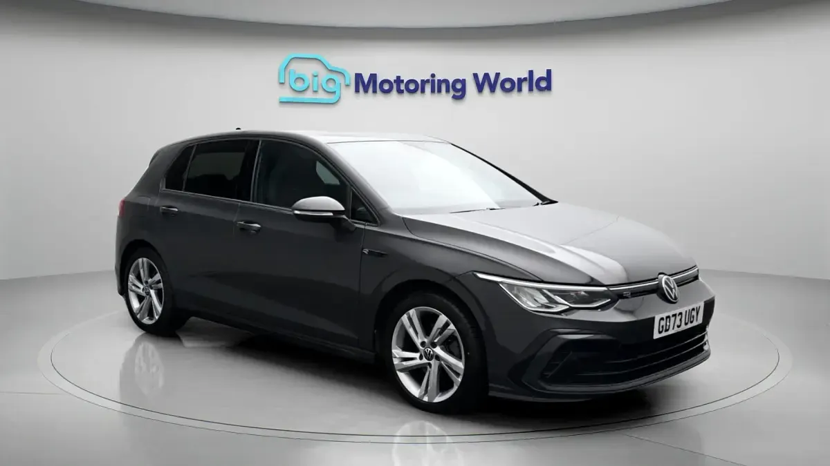Used VW Golf VIII R-line 131 HP (96 kW) 2024 Hatchback