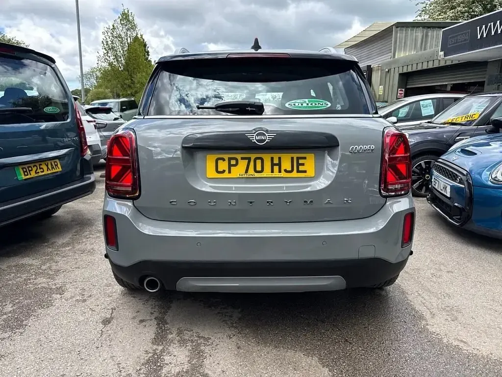 Begagnad Mini Cooper Classic 136 HK (100 kW) 2021 Grå Halvkombi