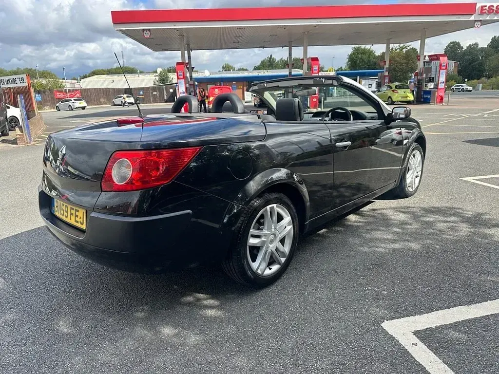 Used Renault Mégane Cabriolet Dynamique 111 HP (81 kW) 2009 Black Cabriolet