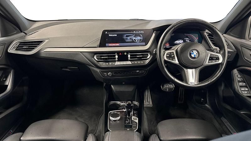 Used BMW 118 M Sport 134 HP (98 kW) 2023 White Hatchback