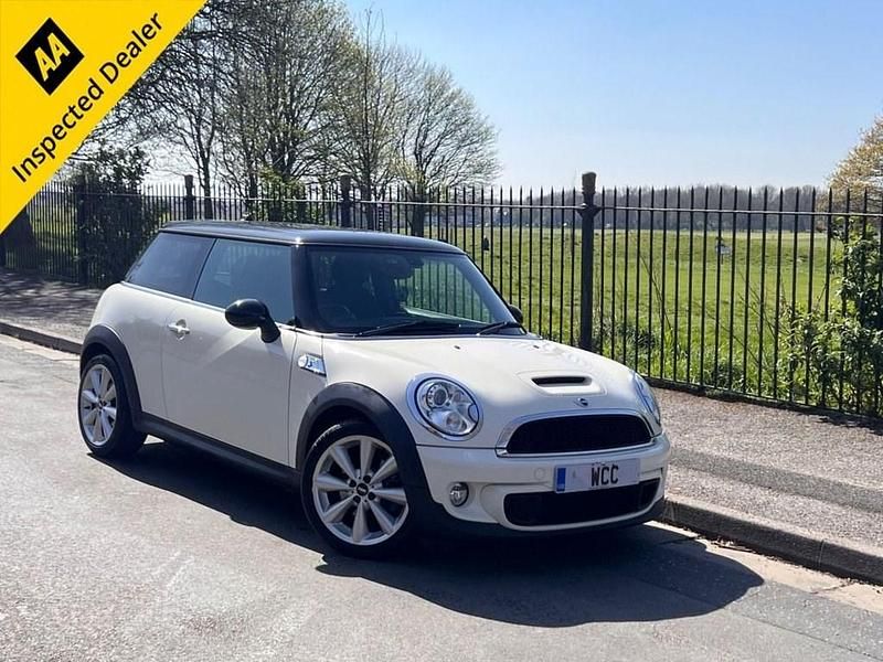 White Used 2011 Mini Cooper S Hatch Hatchback | £3,995 (Good price) - Image 1/4