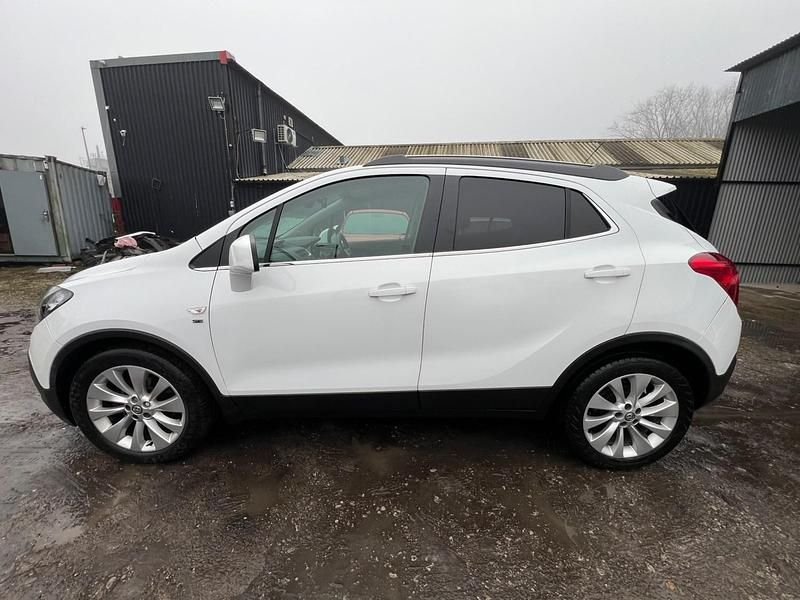 Used Vauxhall Mokka 140 HP (102 kW) 2016 White SUV