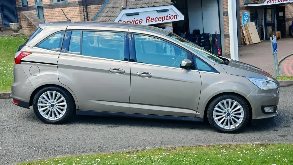 Used Ford Grand C-Max Titanium 120 HP (88 kW) 2019 Silver MPV