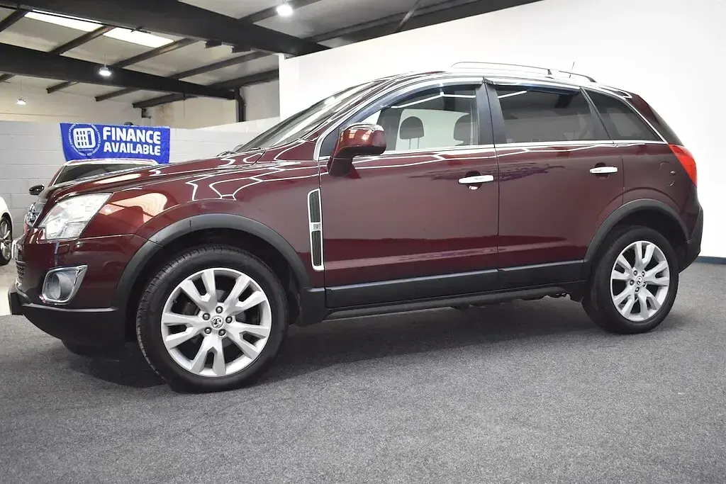 Used Vauxhall Antara 184 HP (135 kW) 2014 Red SUV
