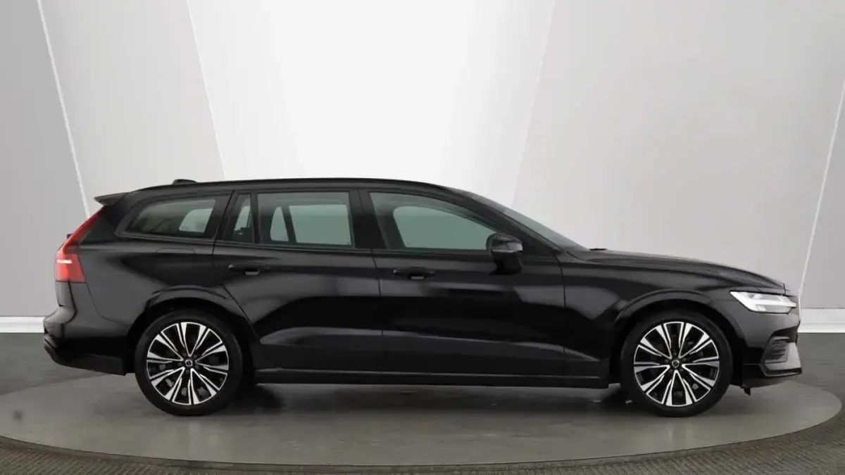 Used Volvo V60 Core 161 HP (118 kW) 2023 Estate