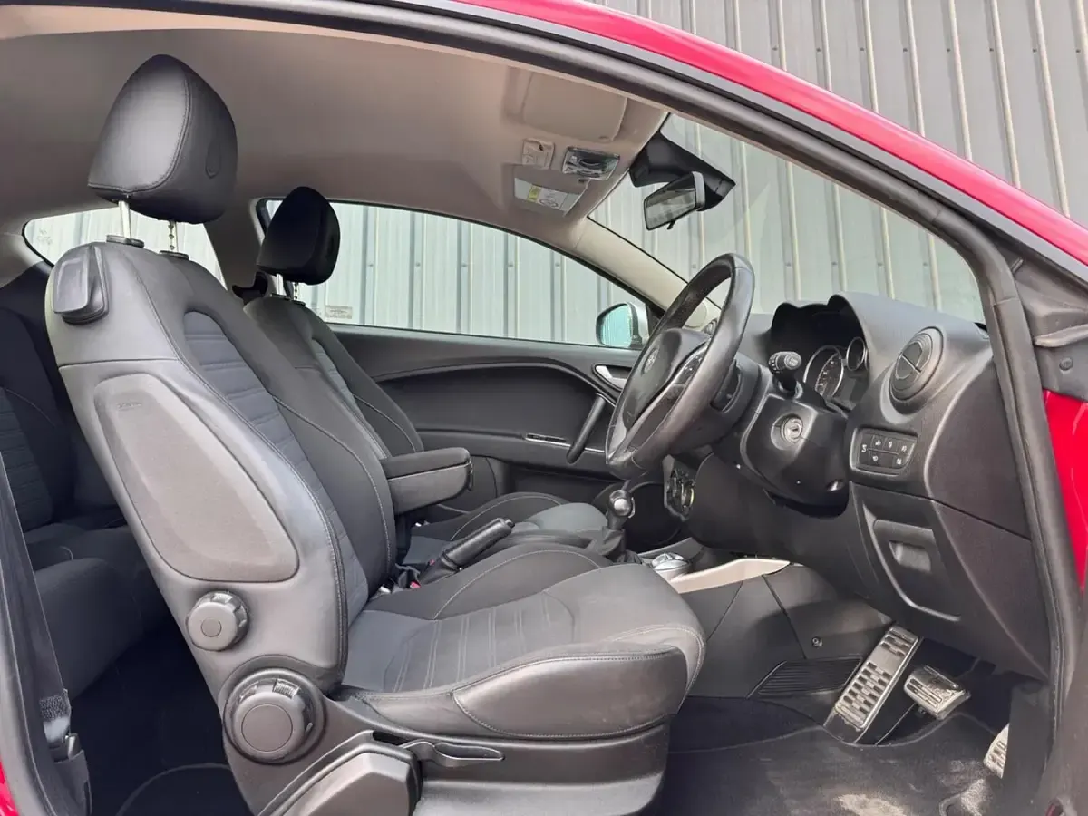 Used Alfa Romeo MiTo Super 140 HP (102 kW) 2016 Red Hatchback