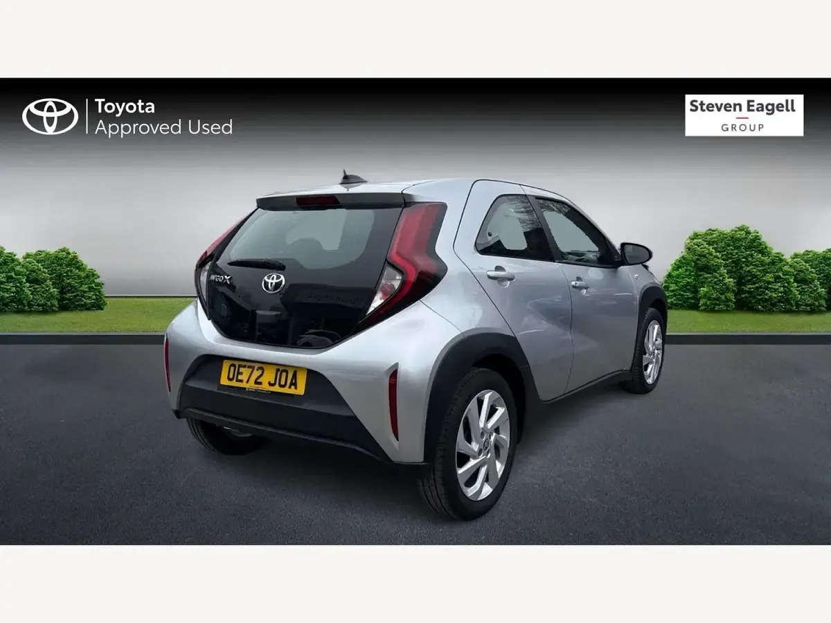 Used Toyota Aygo X PURE 72 HP (52 kW) 2022 Silver SUV