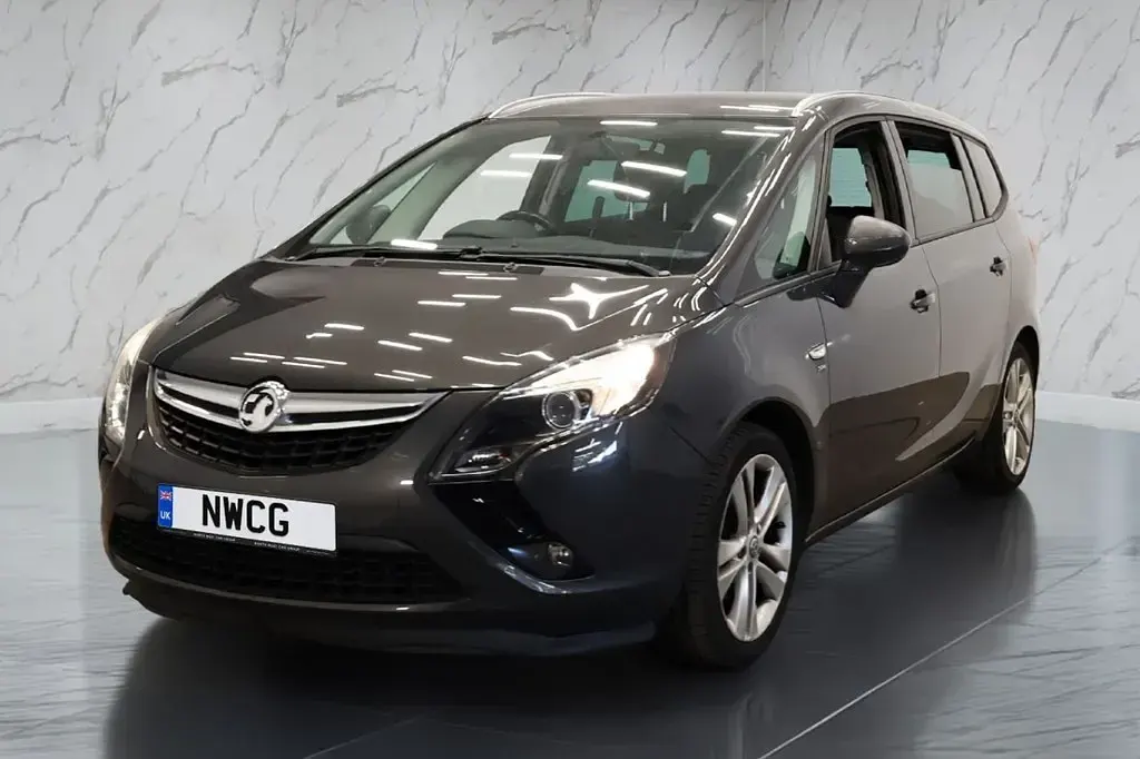 Used Vauxhall Zafira Tourer SRi 140 HP (102 kW) 2015 Grey MPV