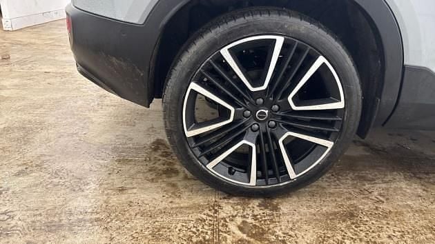 Used Volvo XC40 Ultra 197 HP (144 kW) 2025 Vapour grey SUV