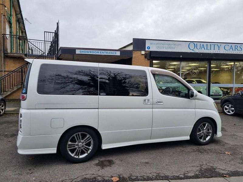 Used Nissan Elgrand 2008 White MPV