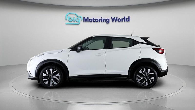 Used Nissan Juke Acenta 114 HP (83 kW) 2022 White SUV