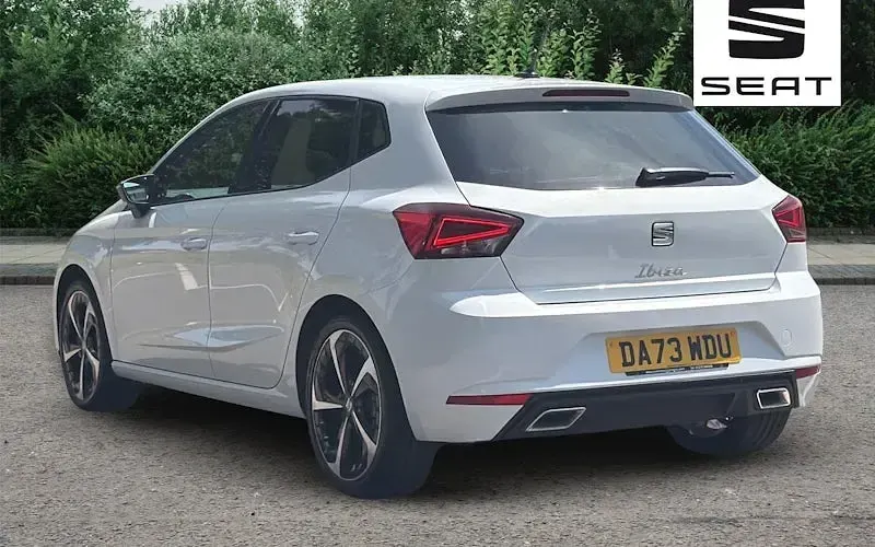 Used Seat Ibiza FR Sport 110 HP (80 kW) 2023 Nevada white Hatchback