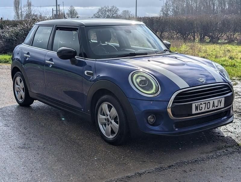 Używany Mini Cooper Classic 136 KM (100 kW) 2020 Niebieski Hatchback