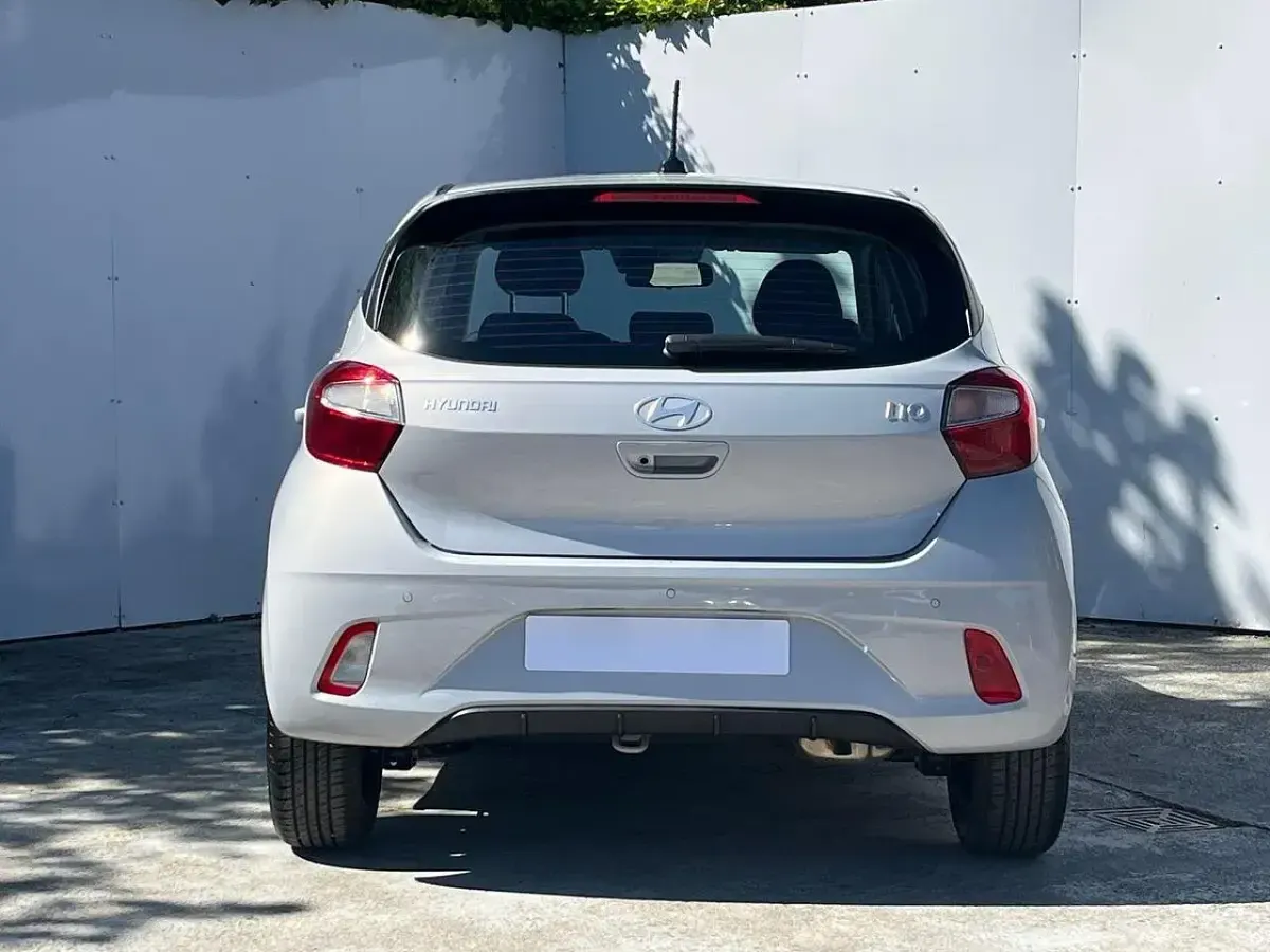 Used Hyundai i10 Premium 83 HP (61 kW) 2026 White Hatchback