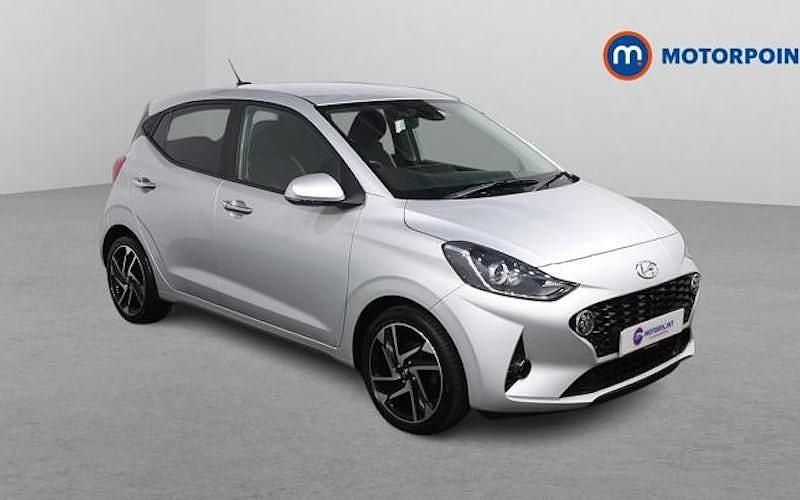 Used Hyundai i10 Premium 84 HP (61 kW) 2023 Silver Hatchback