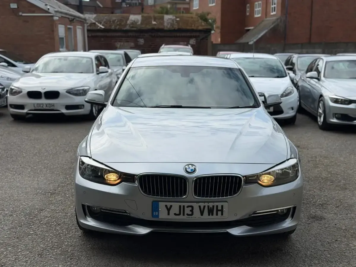 Used BMW 318 Luxury Line 2013 Silver Sedan