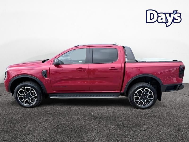 Second-hand Ford Ranger Wildtrack 240 CP (176 kW) 2025 Roșu Pickup