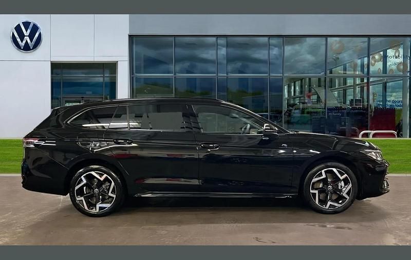 Used VW Passat R-line 200 HP (147 kW) 2025 Black Estate