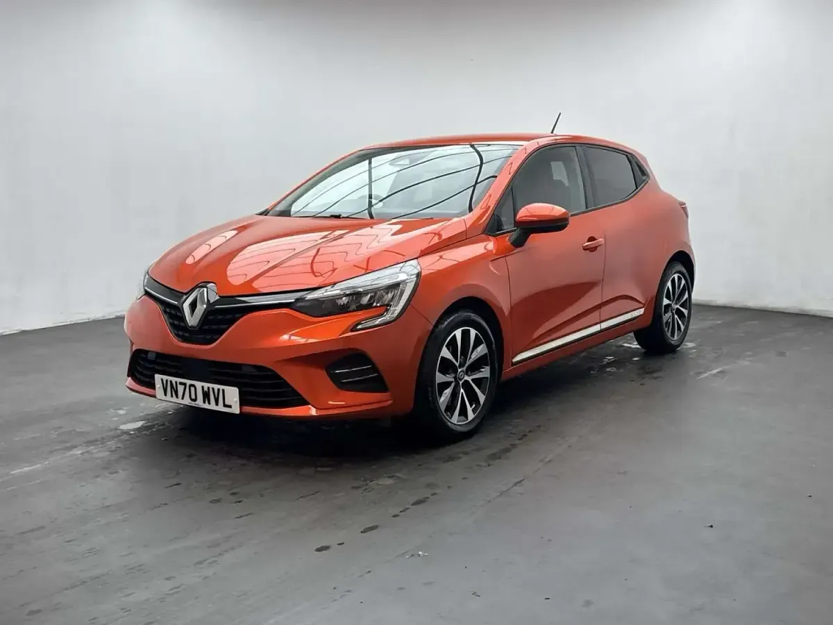 Used Renault Clio Iconic 85 HP (62 kW) 2021 Orange Hatchback