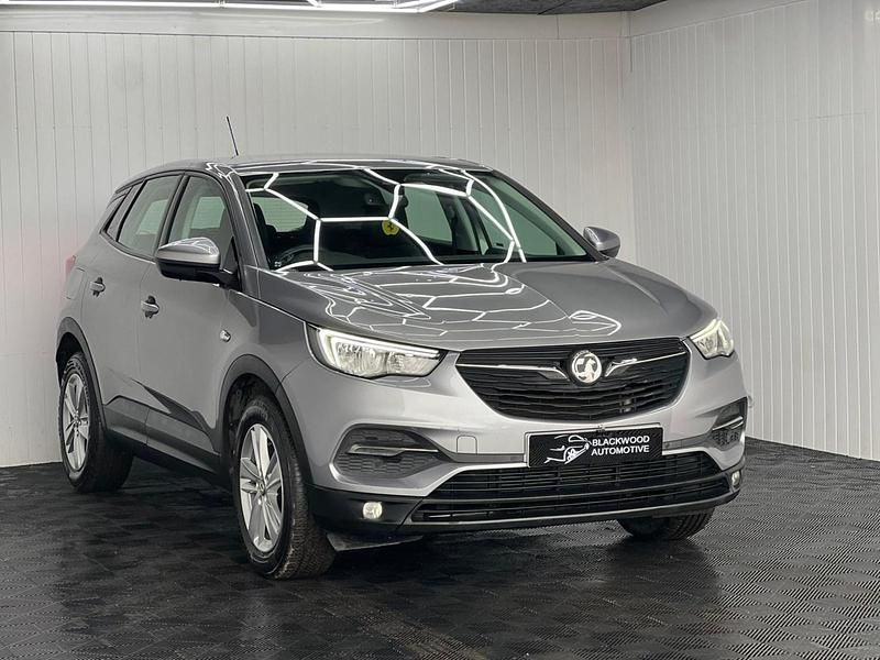 Used Vauxhall Grandland X S 130 HP (95 kW) 2018 Grey SUV