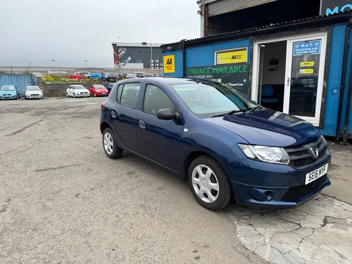 Used Dacia Sandero Ambiance 75 HP (55 kW) 2016 Blue Hatchback