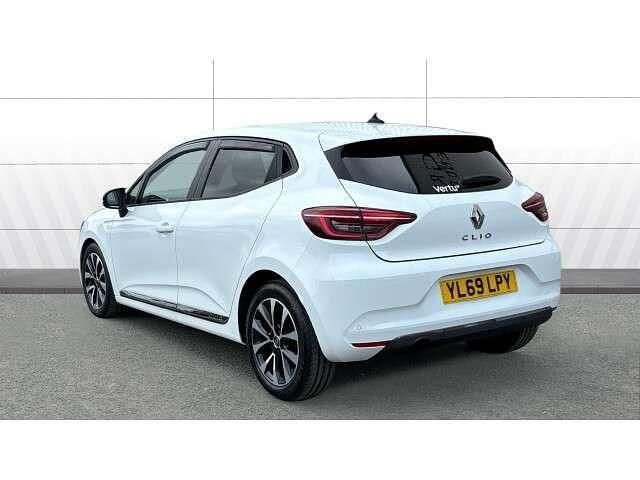 Used Renault Clio V Iconic 101 HP (74 kW) 2020 White Hatchback