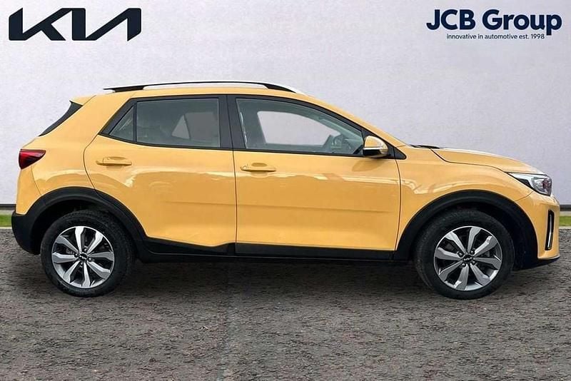 Usado Kia Stonic 100 CV (73 kW) 2024 Amarillo SUV