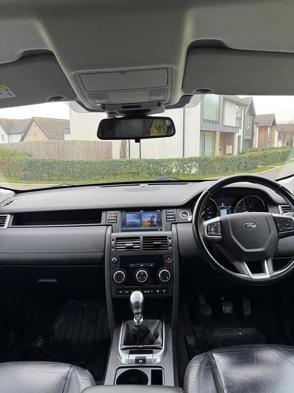 Second-hand Land Rover Discovery Sport Pure 2018 Negru SUV