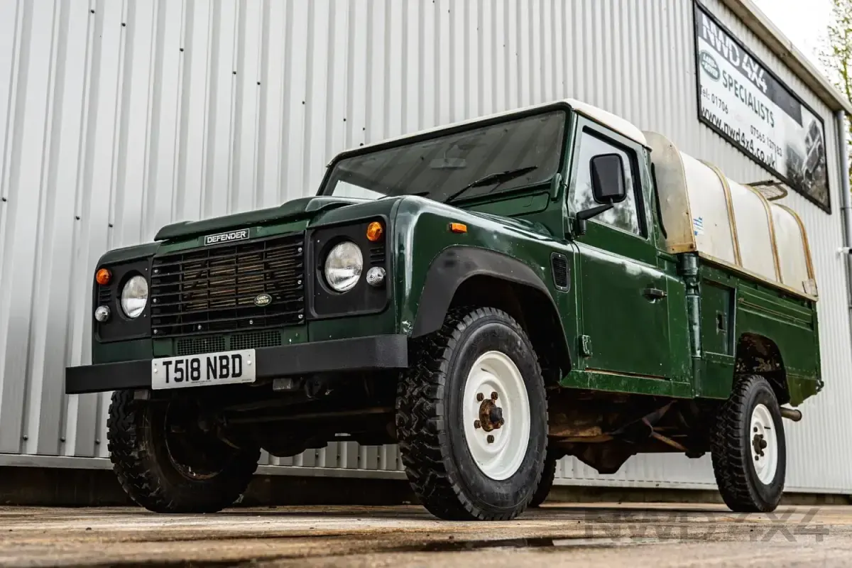 Used Land Rover Defender 1999 Green Pickup