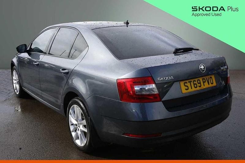 Used Skoda Octavia SE L 147 HP (108 kW) 2019 Quartz grey metallic Hatchback