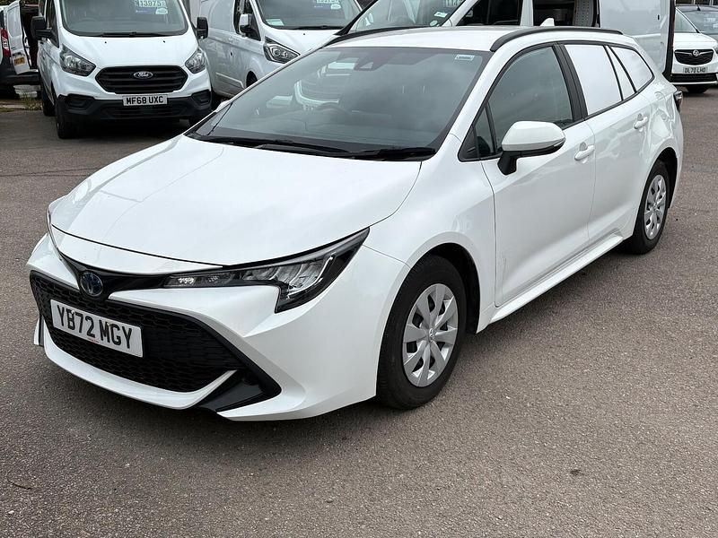 Used Toyota Corolla 125 HP (91 kW) 2023 White Van