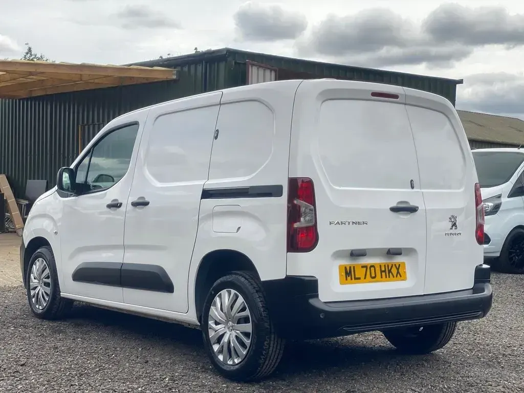 Used Peugeot Partner S 131 HP (96 kW) 2020 White MPV