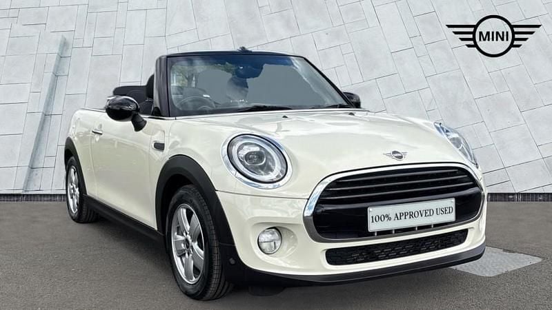 Usado Mini Cooper Classic 134 HP (98 kW) 2019 Branco Citadino