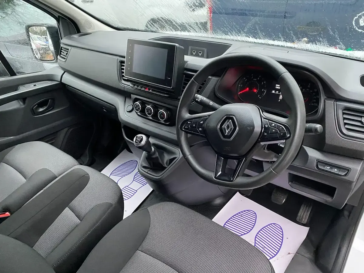 Used Renault Trafic Business 2022 White MPV