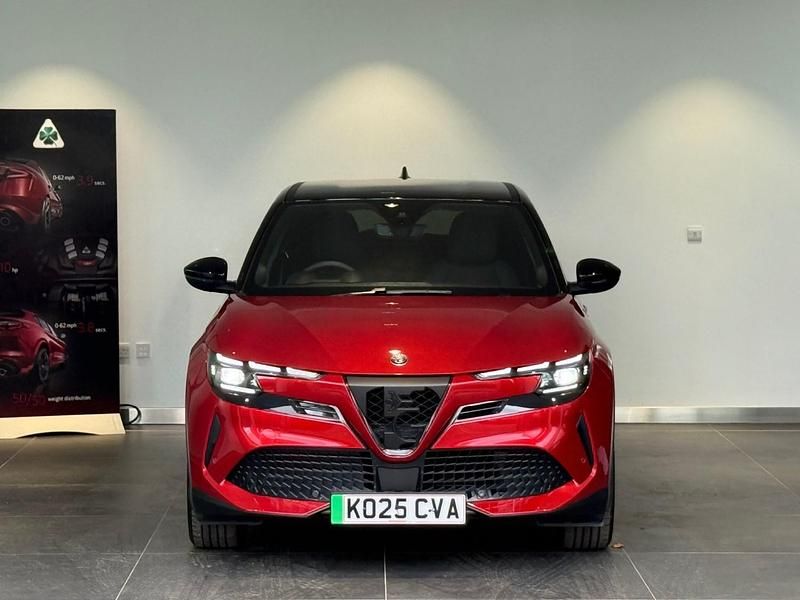 New Alfa Romeo GT Junior Edizione Speciale 114 kW (156 HP) 2025 Red/black Hatchback