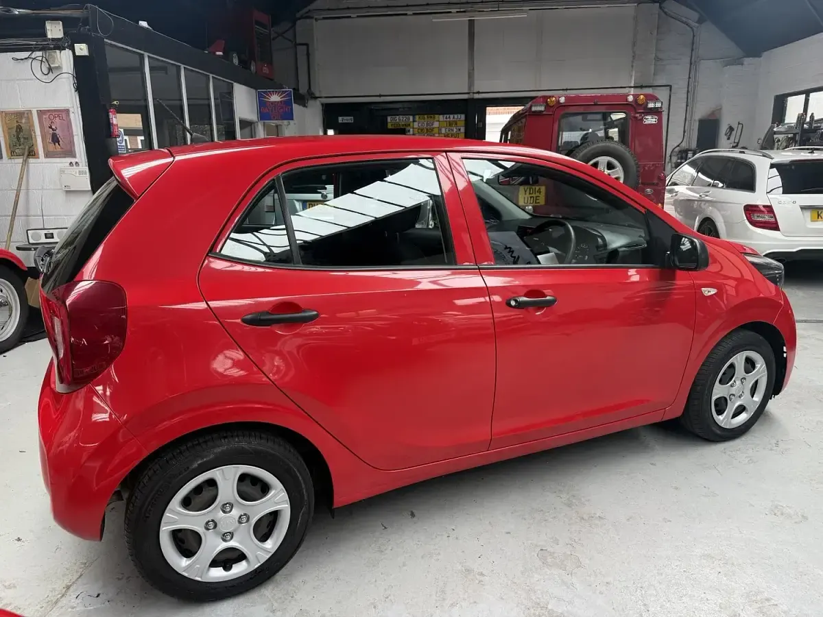 Used Kia Picanto 66 HP (48 kW) 2019 Red Hatchback