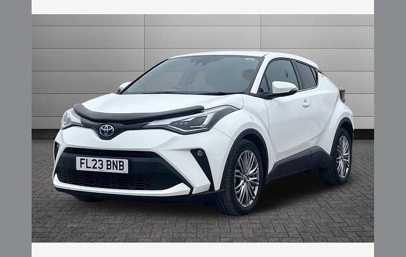 Used Toyota C-HR 122 HP (89 kW) 2023 White SUV