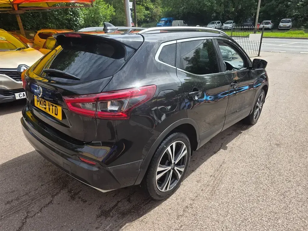 Used Nissan Qashqai N-Connecta 115 HP (84 kW) 2019 Black SUV