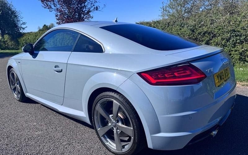 Używany Audi TT Comfort 245 KM (180 kW) 2019 Szary Coupe