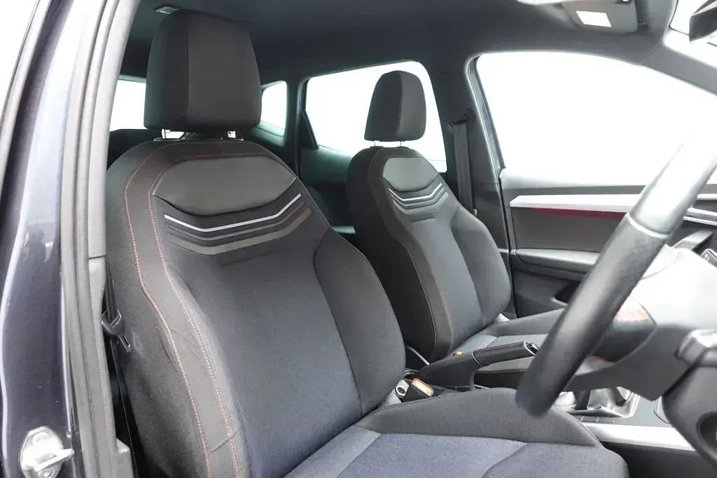 Used Seat Arona FR 110 HP (80 kW) 2023 Grey SUV