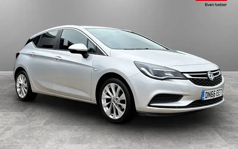 Gebraucht Vauxhall Astra Design Edition 101 PS (74 kW) 2018 Kleinwagen