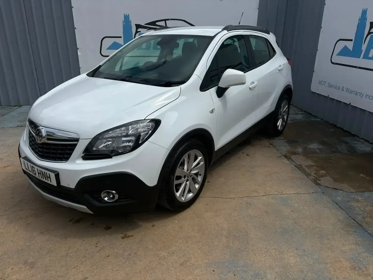 Used Vauxhall Mokka 140 HP (102 kW) 2016 White SUV