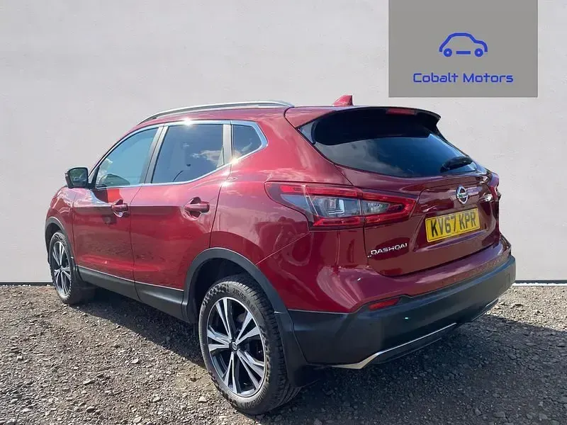 Used Nissan Qashqai N-Connecta 2017 Red SUV