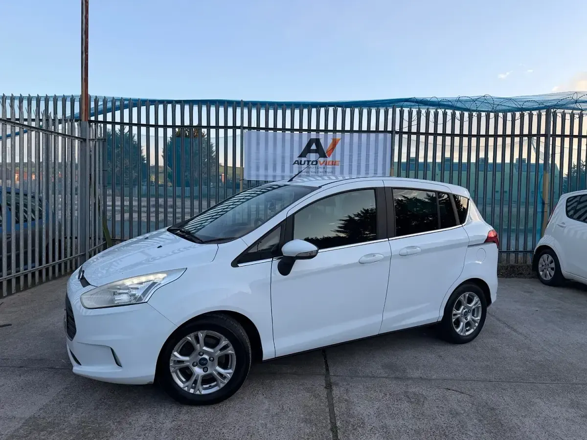 Used Ford B-MAX Zetec 2015 White MPV